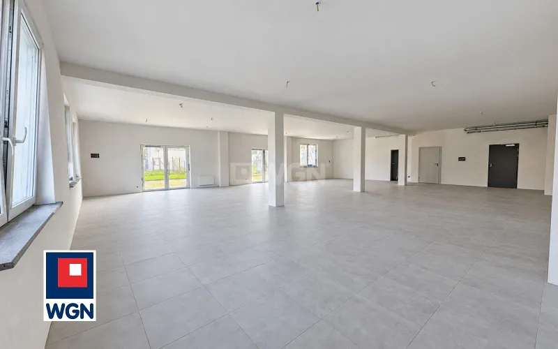 Lokal usługowy na  wynajem Reda - LOKAL USŁUGOWY 213 m2 | PARTER| duże witryny | parking| teren zielony